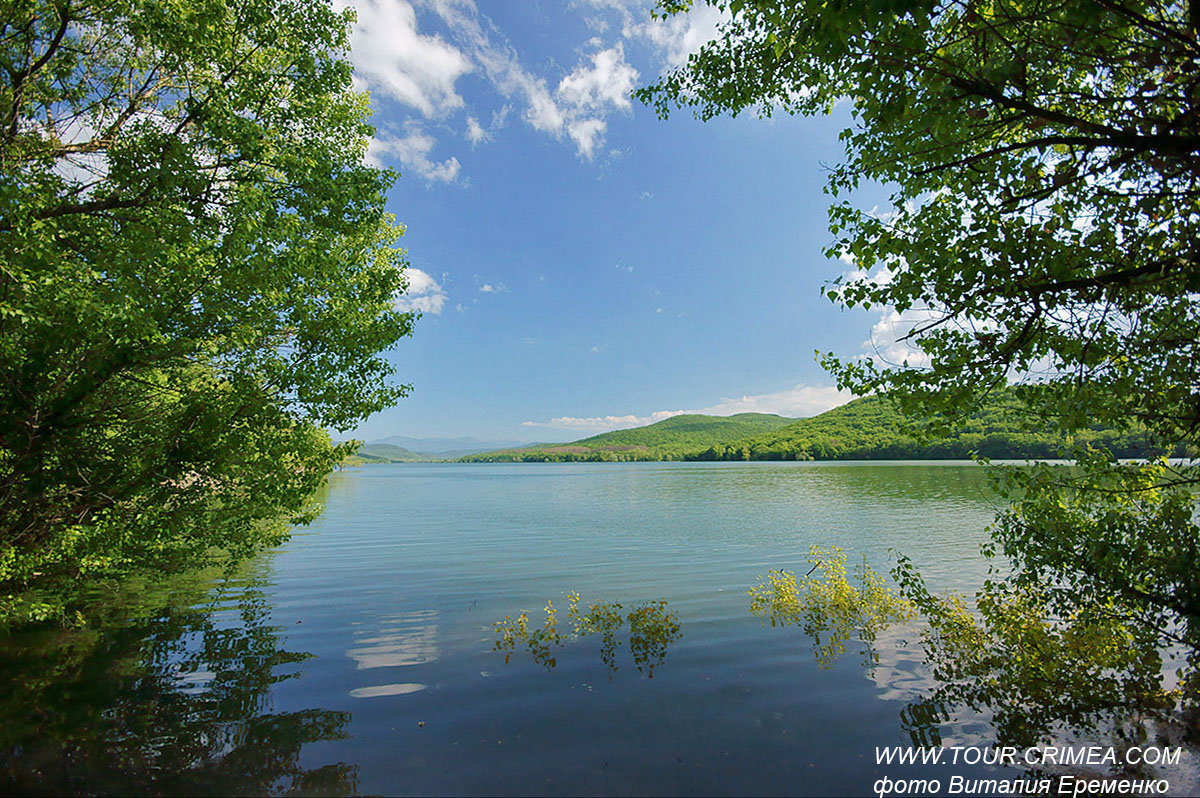 В Крыму построят новое водохранилище для водоснабжения Южного берега Крыма. В Крыму построят новое водохранилище для водоснабжения Южного берега Крыма.