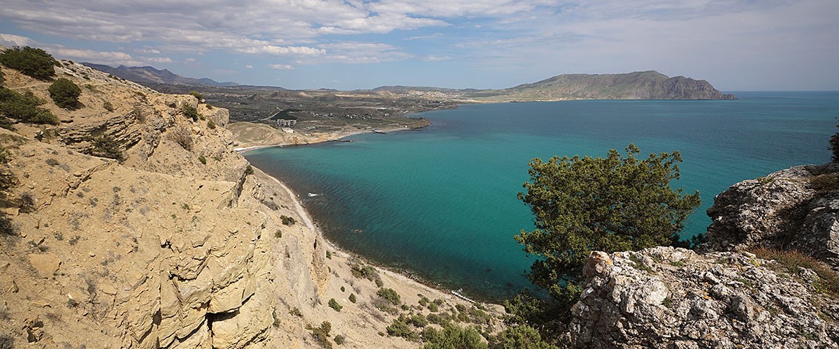 Лазурное море. Облака. Красивейшие обрывы мыса Алчак. Апрель в Крыму 2021 Лазурное море. Облака. Красивейшие обрывы мыса Алчак. Апрель в Крыму 2021