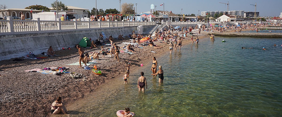 Пляж Парк Победы в Севастополе.